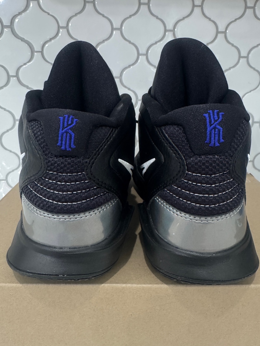 Nike Kyrie Flytrap 6 Black Purple Basketball Shoes Youth 6Y Women's 7.5 NWT - Picture 5 of 9